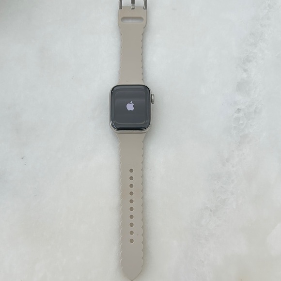 APPLE Watch Series 6 GPS 40mm - Picture 1 of 10
